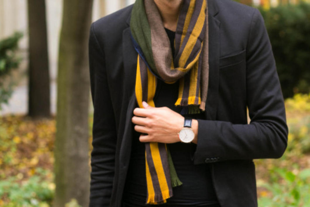 I’ve been wearing a lot of black since I moved to Berlin, and I’ve learned the key is to mixing up the black pieces you wear with accessories. Such as adding a scarf and chelsea boots to be your finishing touches. 