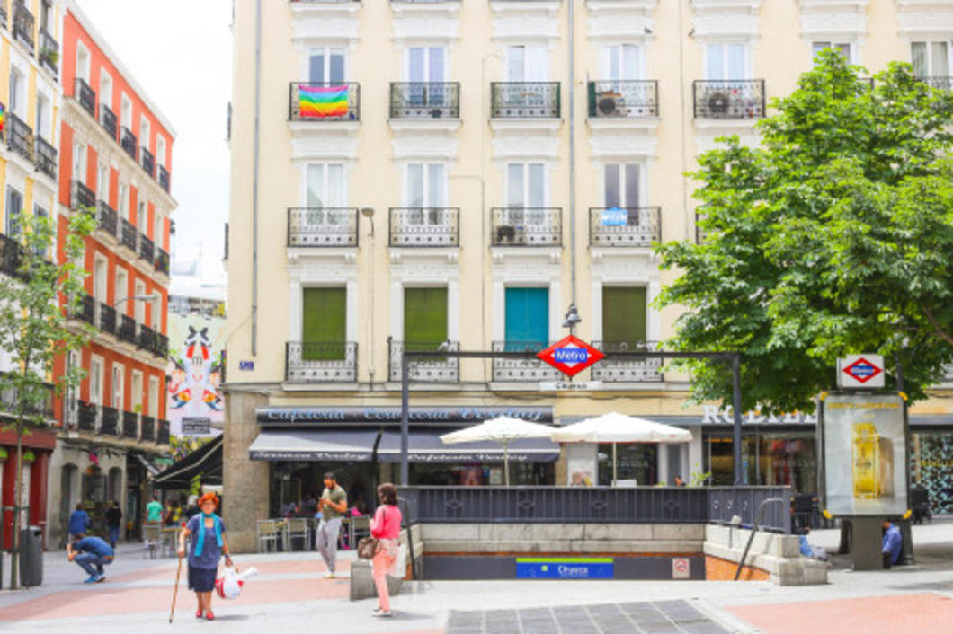 The capital of Spain and a favorite city to many, Madrid has a charm that its counter city Barcelona doesn’t offer.