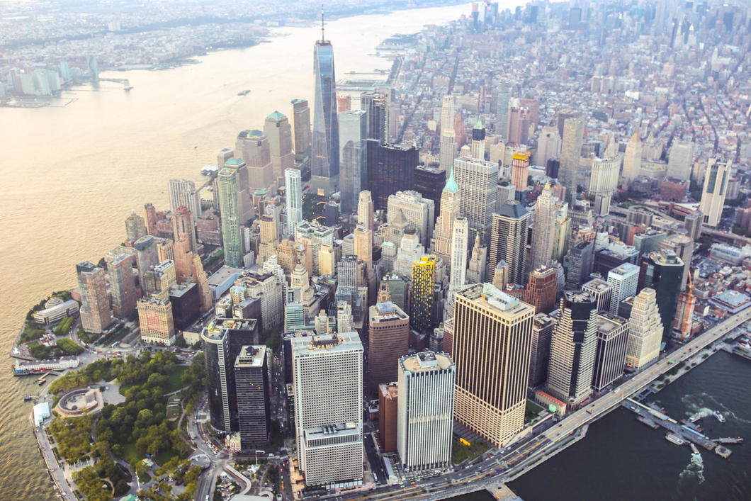 Do you dare to hang out of a helicopter over Manhattan for the ultimate photo experience? 